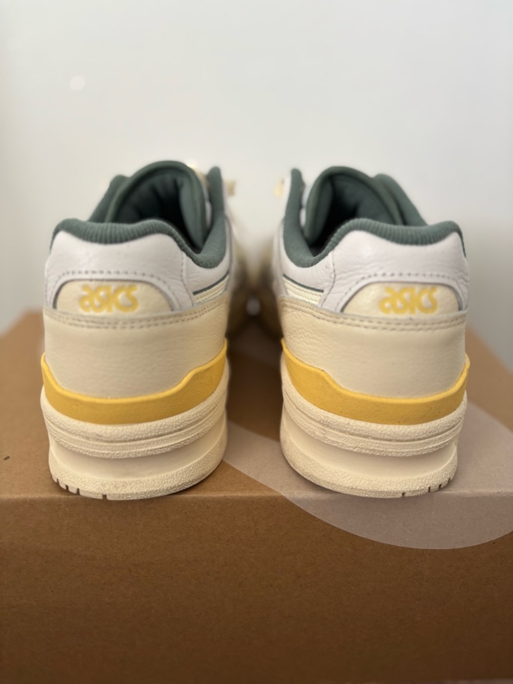 ASICS EX89 Cream & Green Low-Top Sneakers - Picture 4 of 6